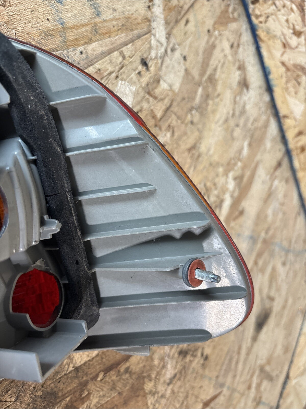 2002 2003 2004 2005 BMW E46 Left Driver Rear Tail Light Lamp 6907933 OEM