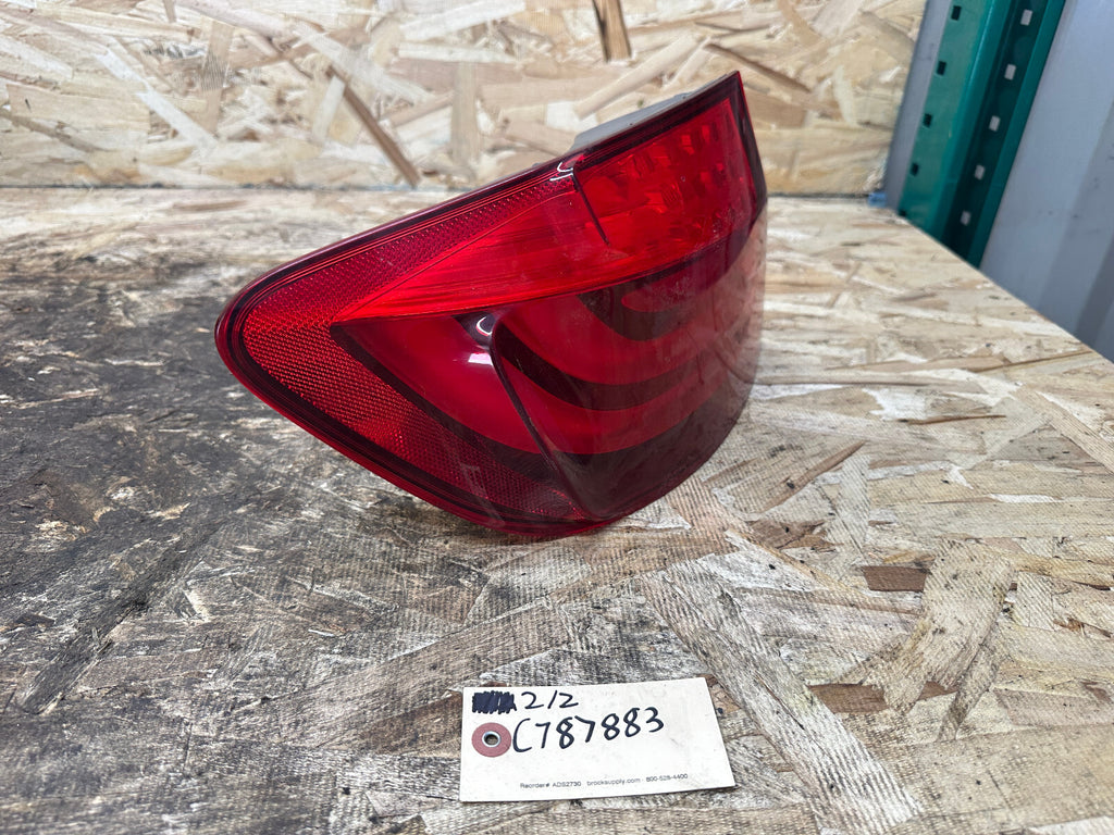 BMW 2010-2012 F10 5 SERIES PRE LCI REAR LEFT OUTER TAILLIGHT OEM L 173462-01