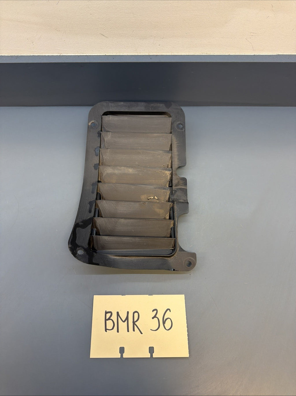 07-13 BMW E84 E90 E92 E93 335d X1 Oil Cooler Air Duct Right Side 7161436 OEM