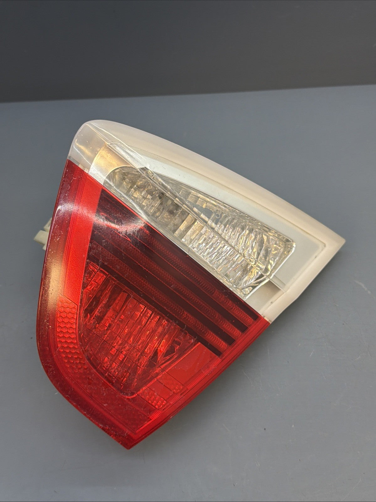 06-08 BMW E90 325i Rear Right Side Inner Tail Light Saloon 6937460 OEM PRE LCI