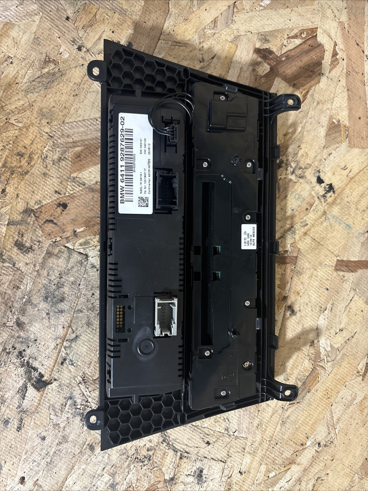 2011-2012 BMW X3 3.0L - Front AC Climate Control / Stereo / CD UNIT 9259616