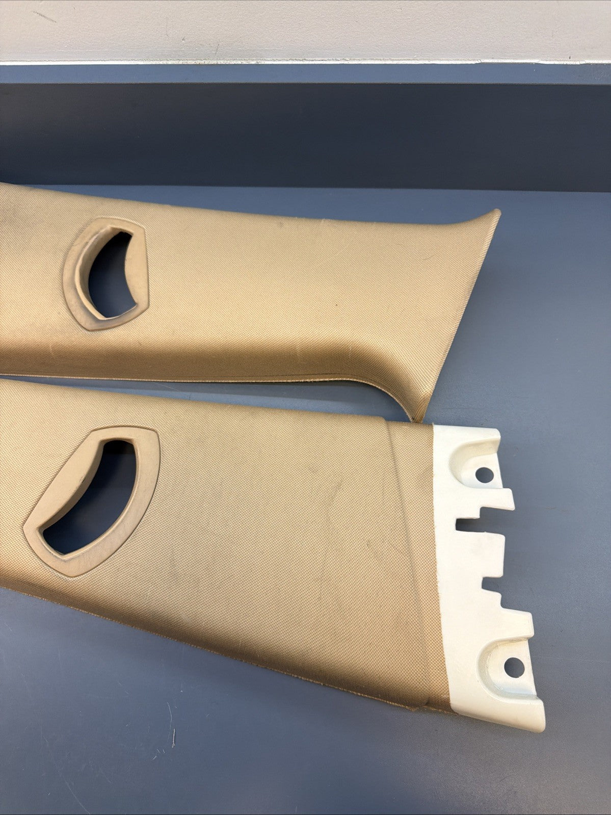 04-10 BMW X3 E83 LEFT & RIGHT Side Interior Upper B Pillar Trim 3330445 3330446