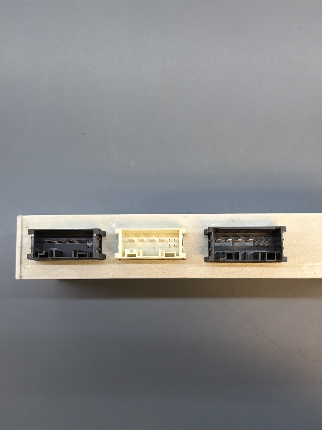 OEM BMW E70 E71 X5 X6 REAR TRUNK TAILGATE LIFT CONTROL MODULE UNIT 7304626