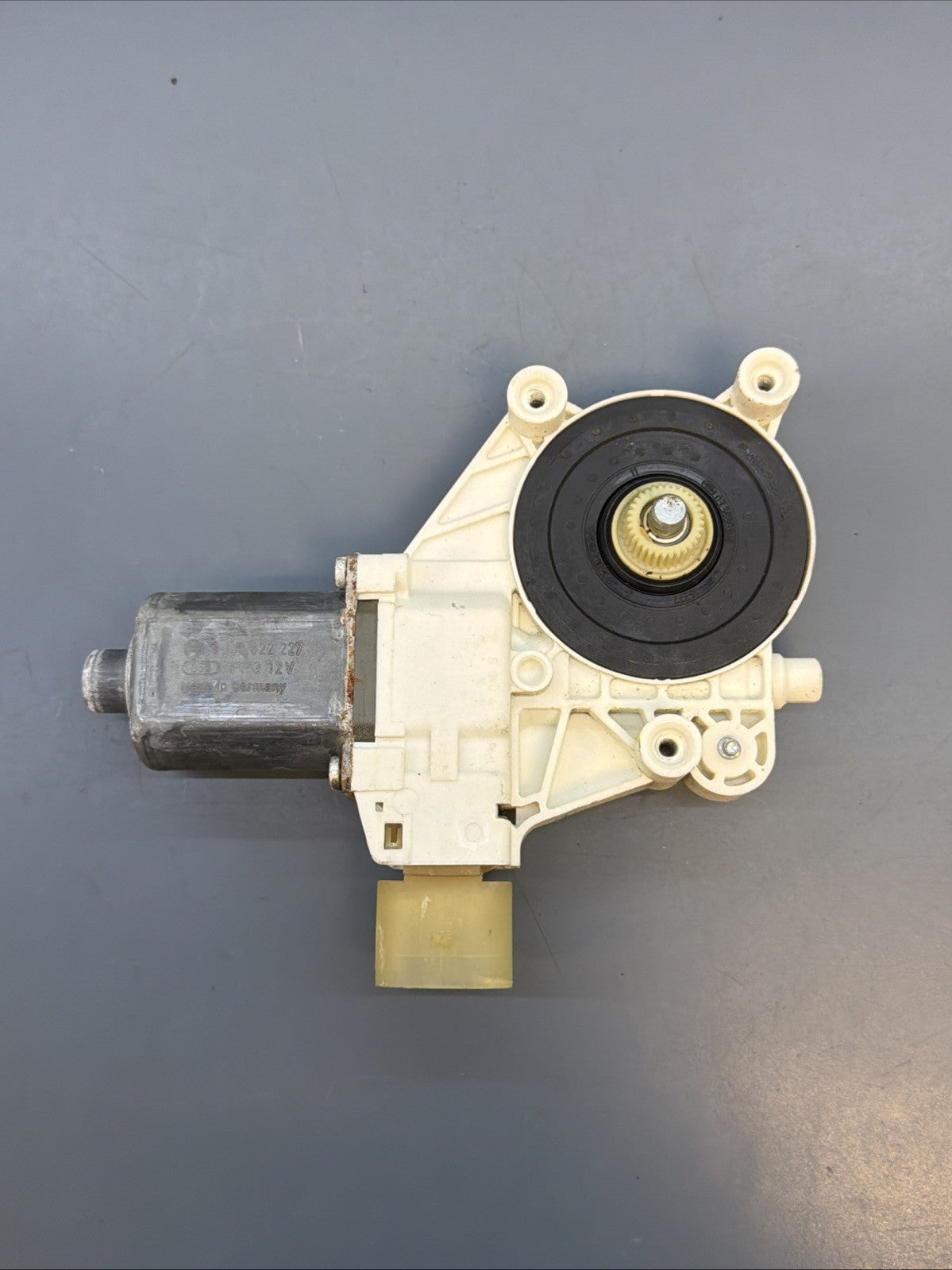 2006-2011 BMW 328i 335i E90 Sedan Front Right Window Motor OEM 6927028