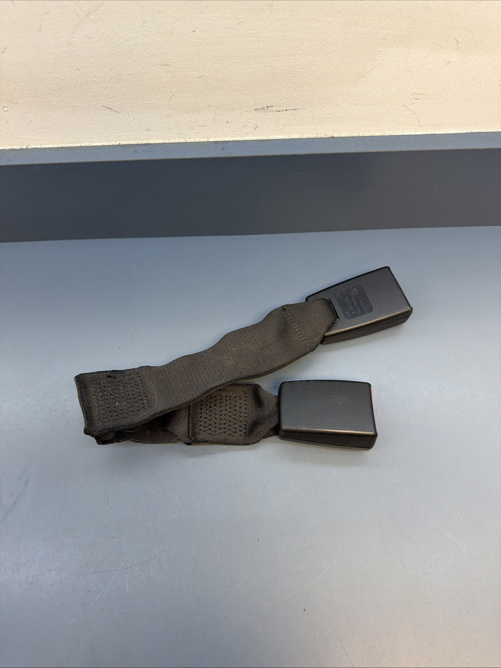 2009-2011 BMW E90 E91 3-Series Rear Center Seat Belt Buckle Catch OEM 7245663