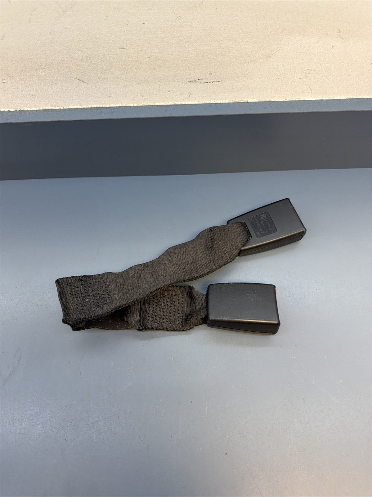 2009-2011 BMW E90 E91 3-Series Rear Center Seat Belt Buckle Catch OEM 7245663