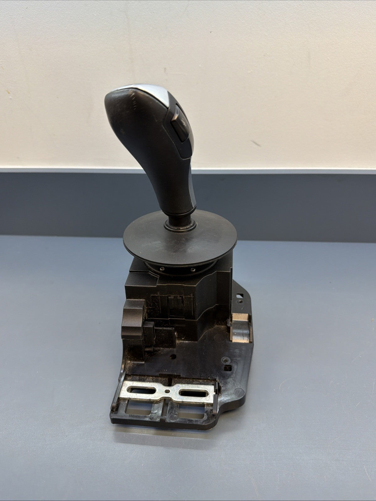 2008-2010 BMW 528i 535i 550i Automatic Shifter Floor Shift Selector OEM 9174981