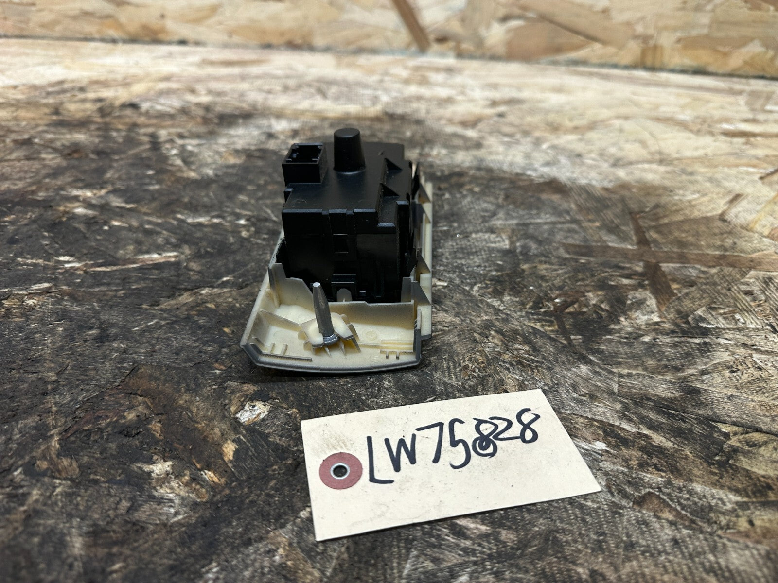 BMW 05-12 E90 3 SERIES HEADLIGHT FOG LIGHT CONTROL SWITCH DARK GRAY OEM 6938864