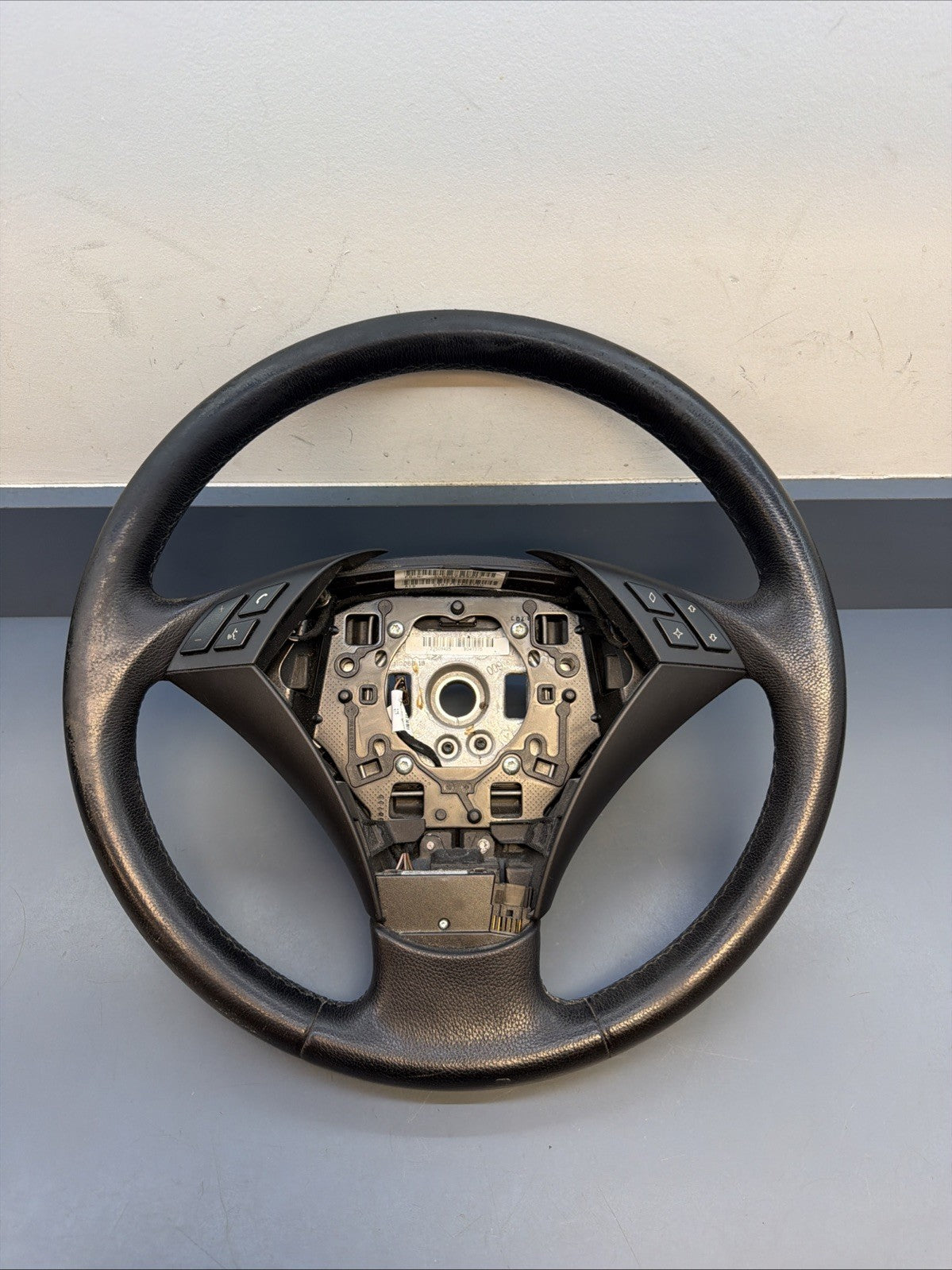 2004-2007 BMW 530I STEERING WHEEL W/ CRUISE CONTROL SWITCH 6938773