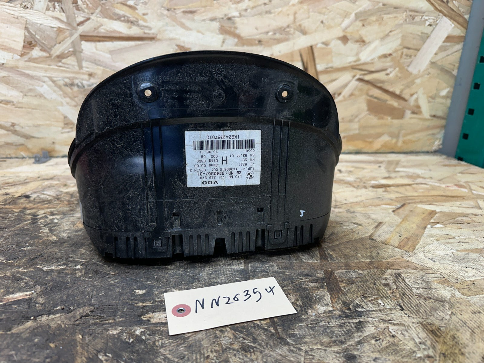 BMW 2006-2012 E90 3 SERIES SPEEDOMETER INSTRUMENT GAUGE CLUSTER MPH 9242367