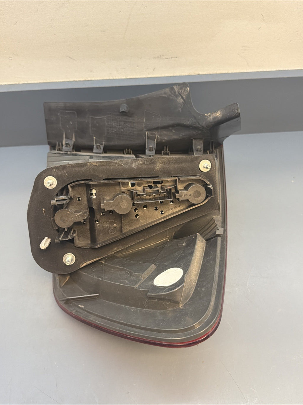 OEM 2012-2015 BMW X1 LH REAR LEFT DRIVERS TAIL LIGHT ASSEMBLY 2990111