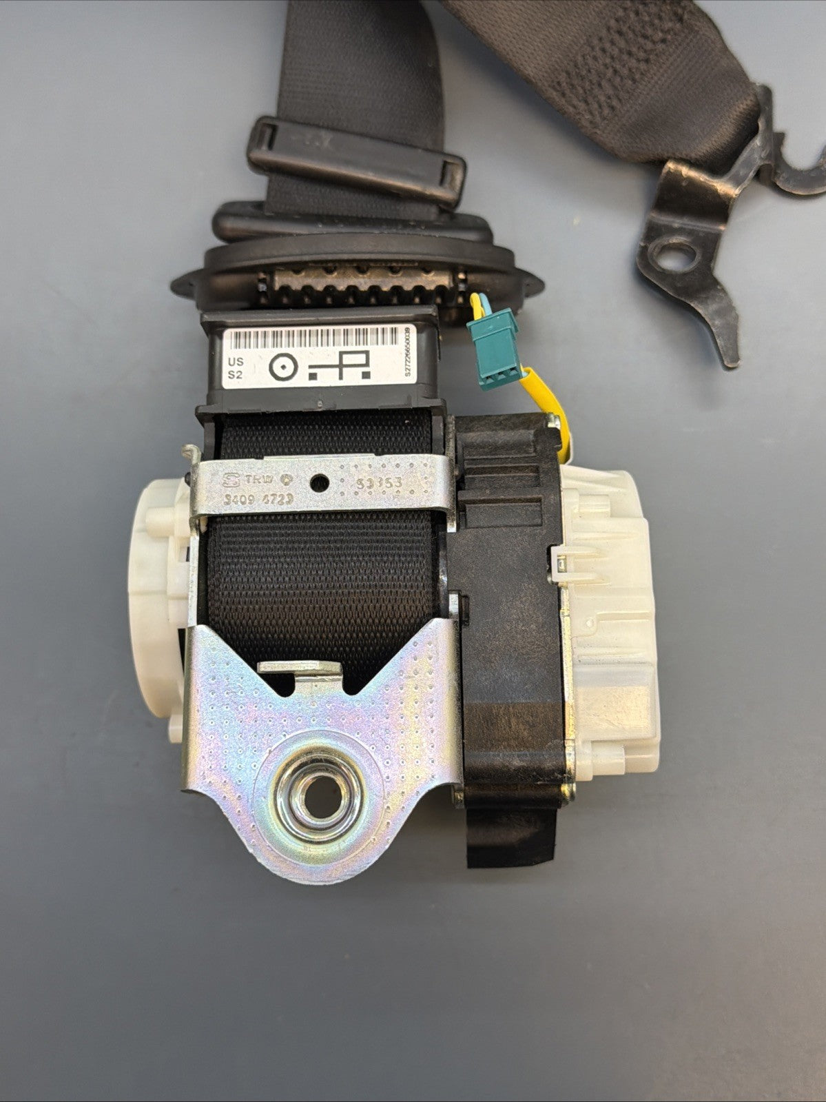 2006-2013 BMW E90 E92 Front Right Passenger Side Seat Belt Retractor 34072775