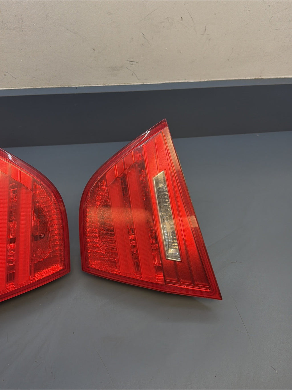 09-11 BMW E90 M3 335 328 Left And Right Inner Trunk Tail Light  7289427 7289428