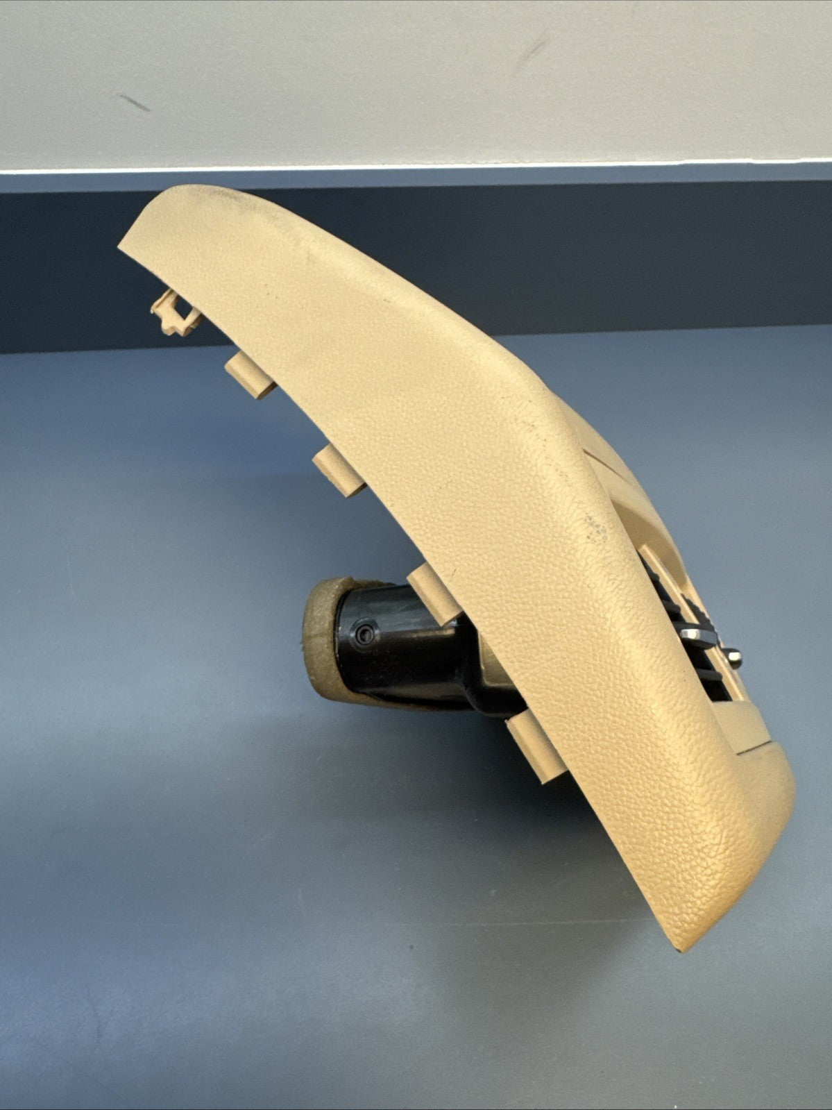 2009-2011 BMW 328i Interior Central Console Rear Air Vent With Trim 7129556 OEM