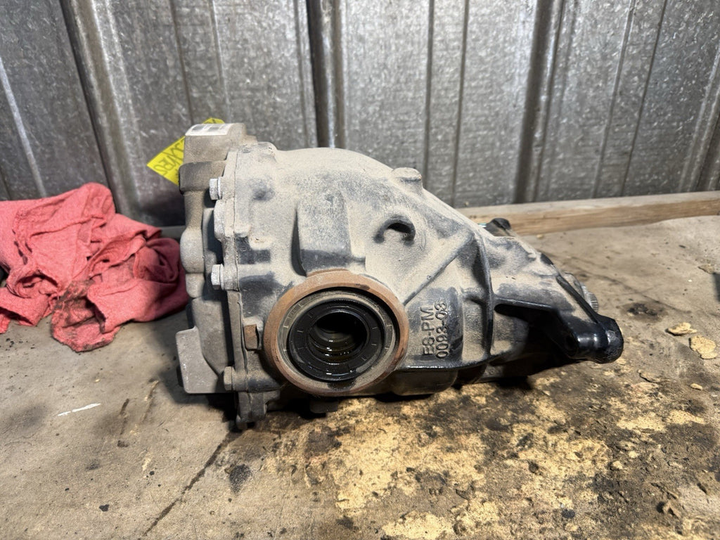 2007-2010 BMW X5 E70 3.0 Rear Differential Carrier 33107602982 OEM