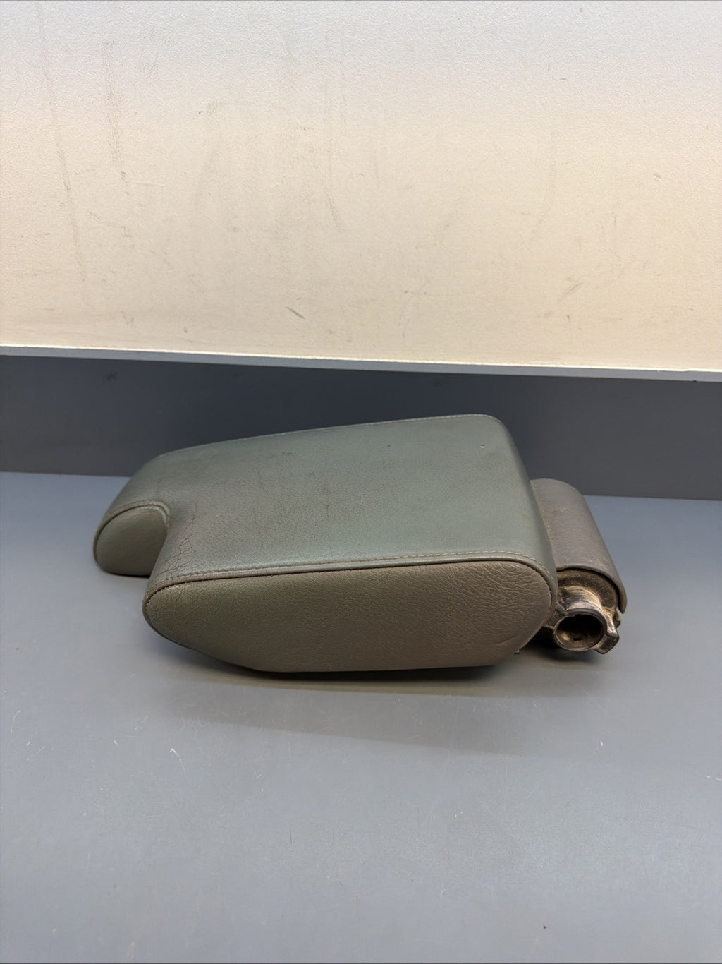 BMW E36 328I M3 323I 325I Front Center Console Armrest Leather OEM 51168204472