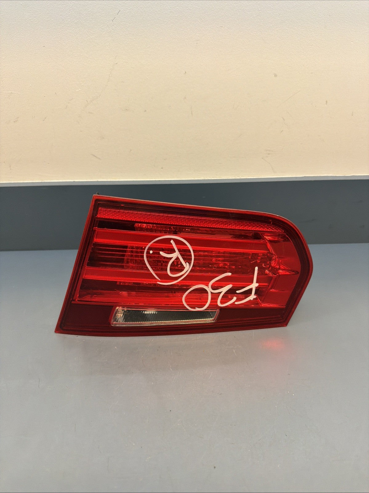 12-15 BMW 328i F30 F31 REAR RIGHT PASSENGER TRUNK TAILGATE LIGHT OEM 7371112