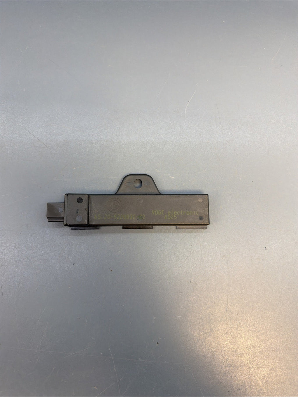 2011-2016 BMW 535I F10 KEYLESS ENTRY ANTENNA CONVENIENCE ACCESS MODULE 9220832