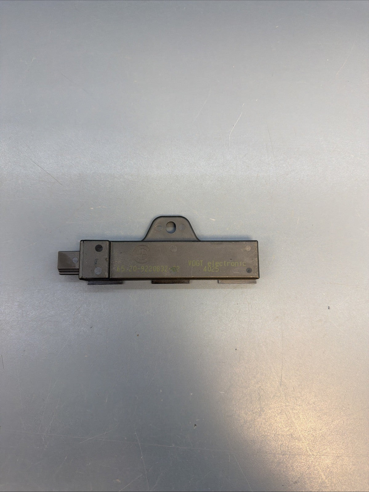 2011-2016 BMW 535I F10 KEYLESS ENTRY ANTENNA CONVENIENCE ACCESS MODULE 9220832