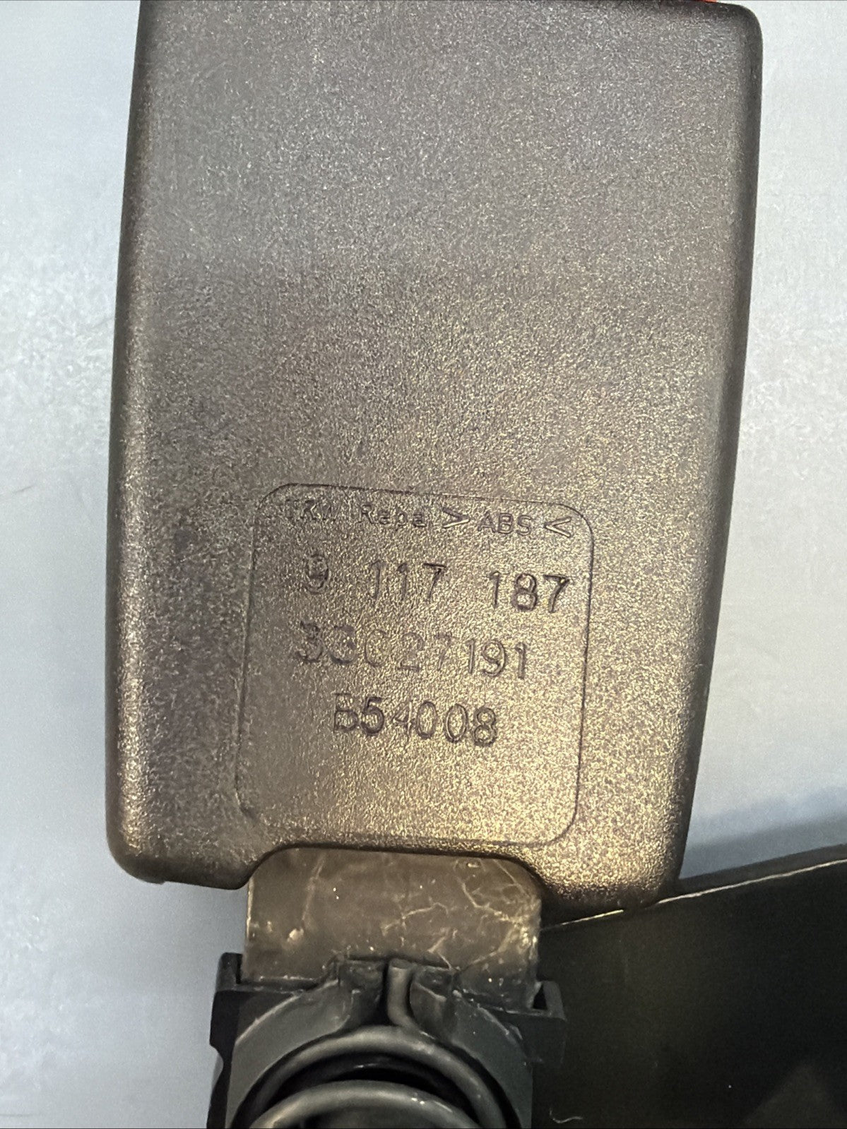 08-10 BMW 528xi e60 5Series Rear Right RH Side Seat Belt Buckle OEM 9117187