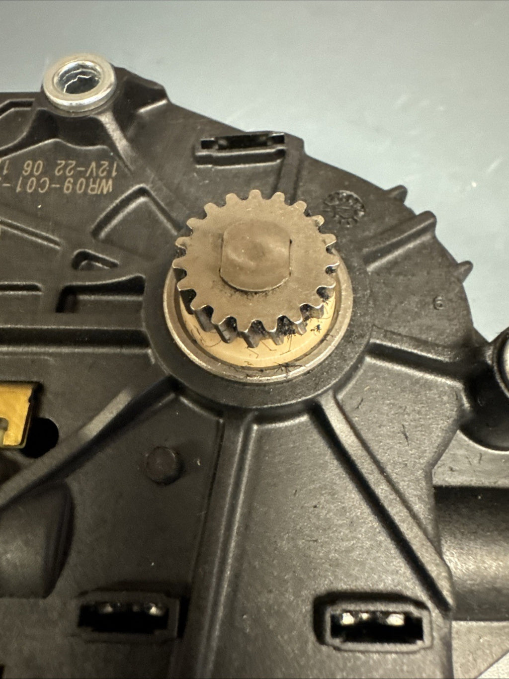 BMW OEM SUNROOF ELECTRIC MOTOR DRIVE UNIT MODULE E81 E82 E87 E90 E92 7193398