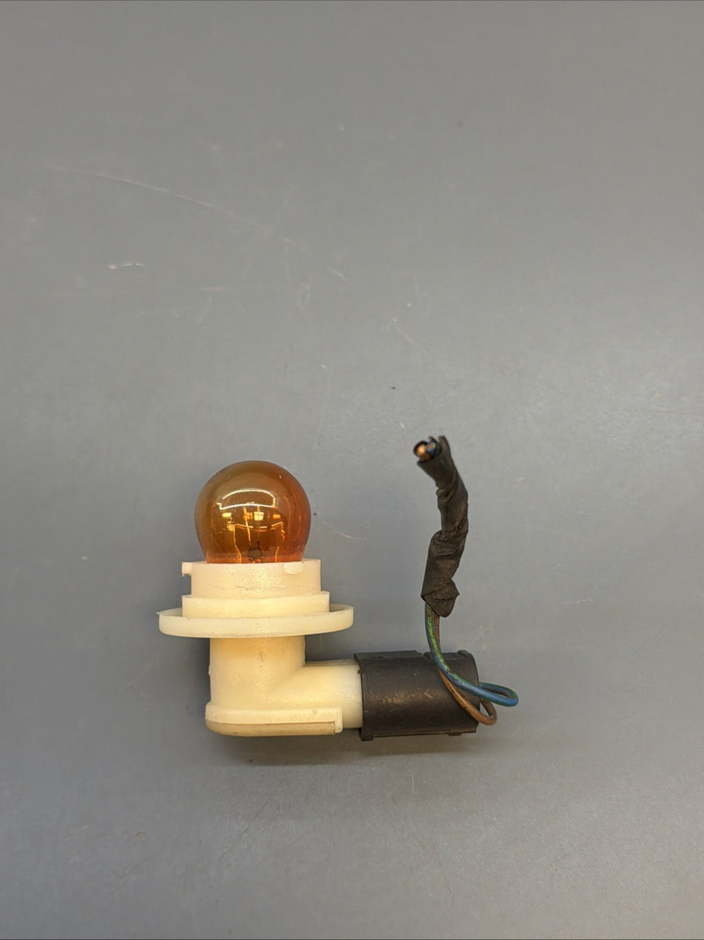 BMW E39 Headlight Adapter Wiring Cable Plug Turn Signal Indicator Bulb 8373328