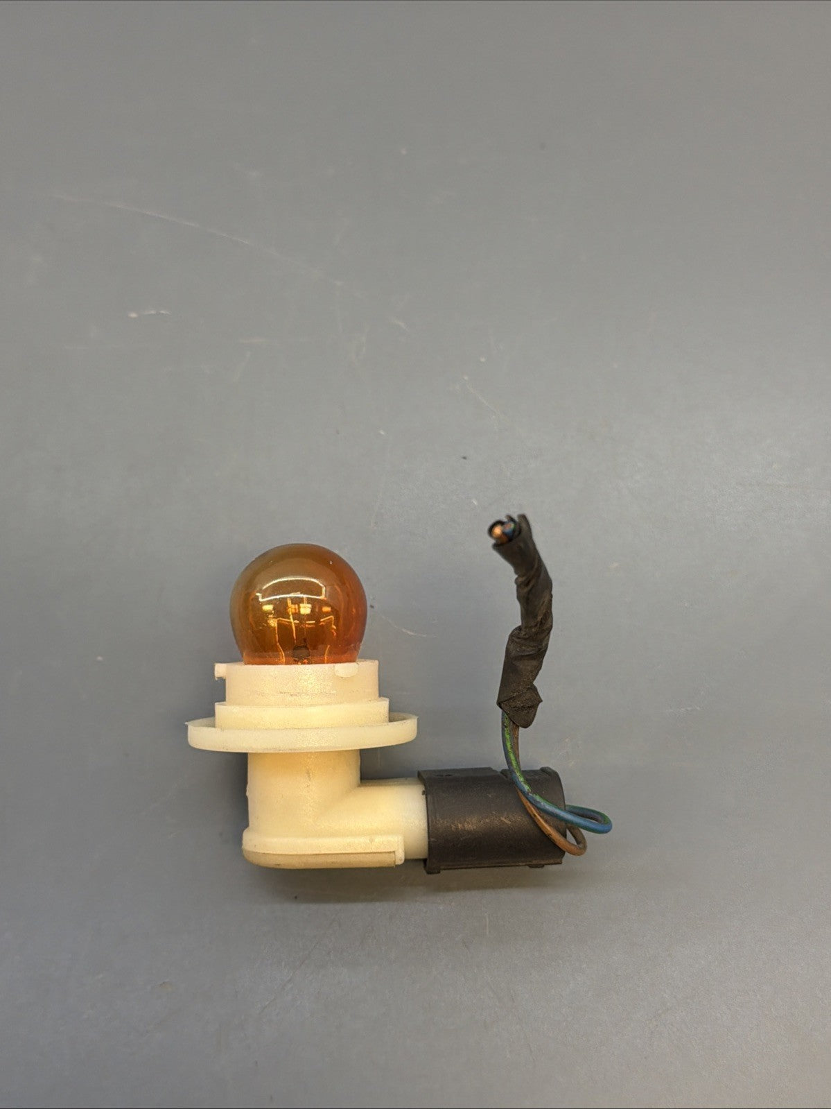 BMW E39 Headlight Adapter Wiring Cable Plug Turn Signal Indicator Bulb 8373328