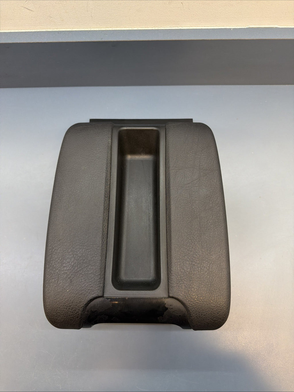 1998-03 BMW E39 540i 530i 525i Armrest Arm Rest 8213862 CENTER CONSOLE