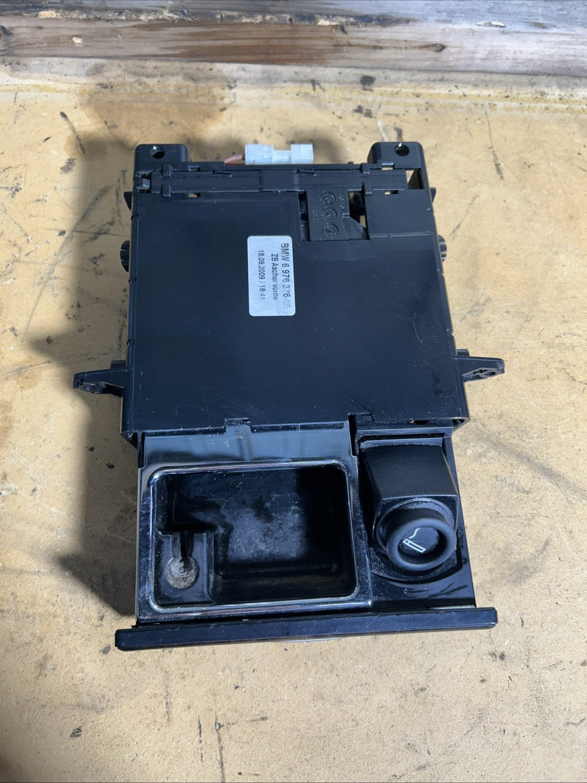 07-10 BMW E60 528i 530i 535i M5 Front Center Console Ash Tray Assy 6976376 OEM