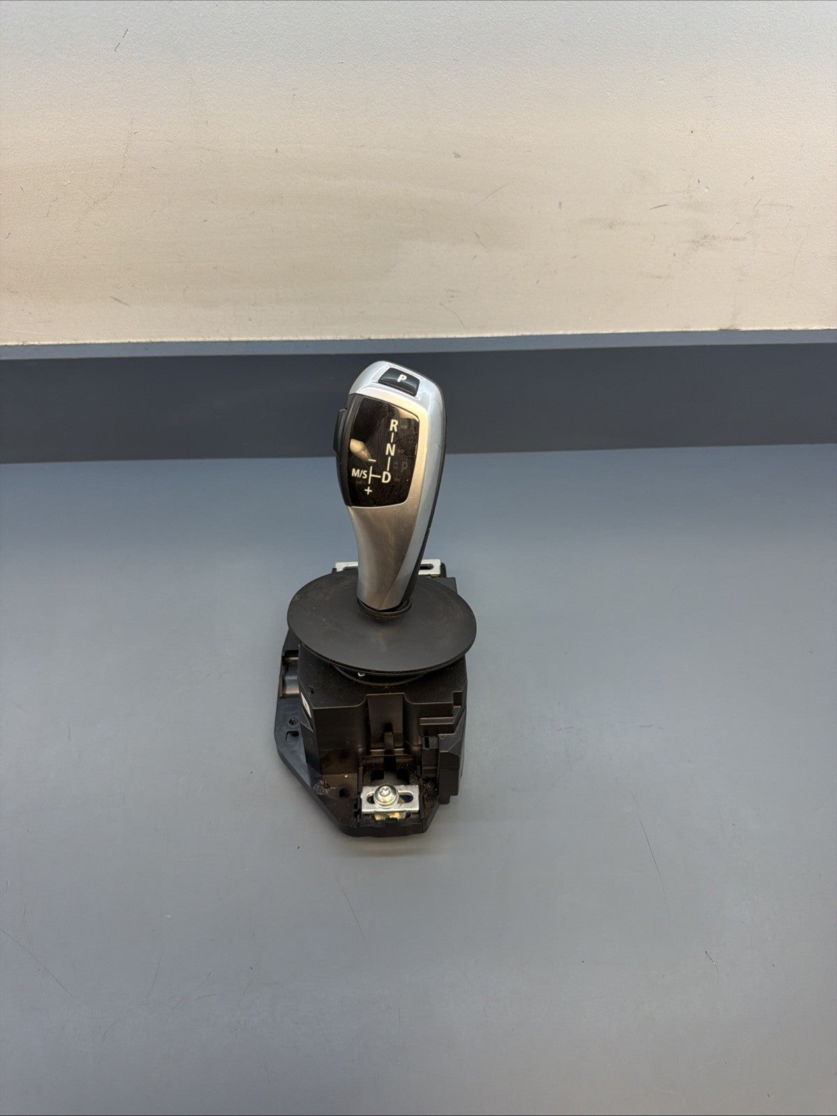 2008-2010 BMW 528i 535i 550i Automatic Shifter Floor Shift Selector OEM 9174981