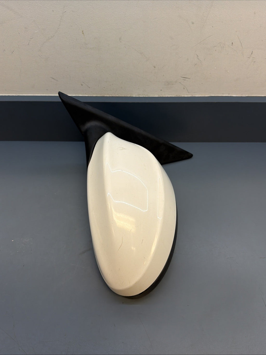 06-08 BMW E90 E91 325i Front Left Driver Side Rear View Mirror OEM White 