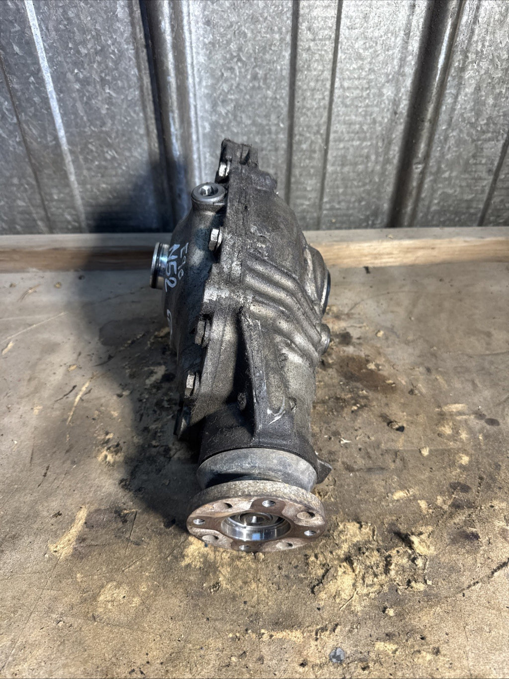 Front Differential Carrier Final Drive 3.64 AWD OEM BMW E90 325Xi AUTO 7572051