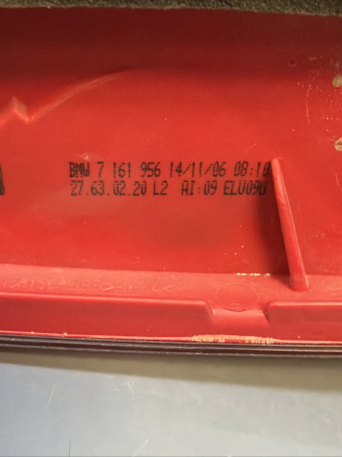2006-2006 BMW E90 OUTTER PASSANGER PRE LCI TAIL LIGHT 7161956
