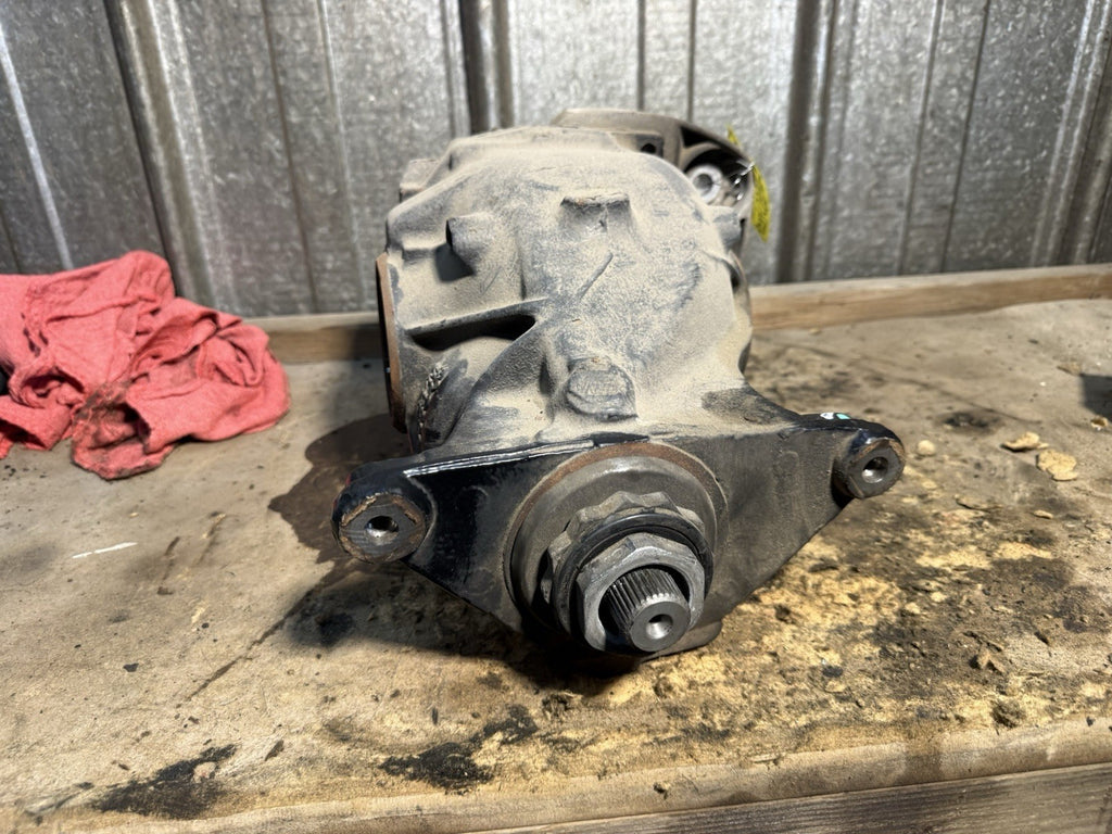 2007-2010 BMW X5 E70 3.0 Rear Differential Carrier 33107602982 OEM
