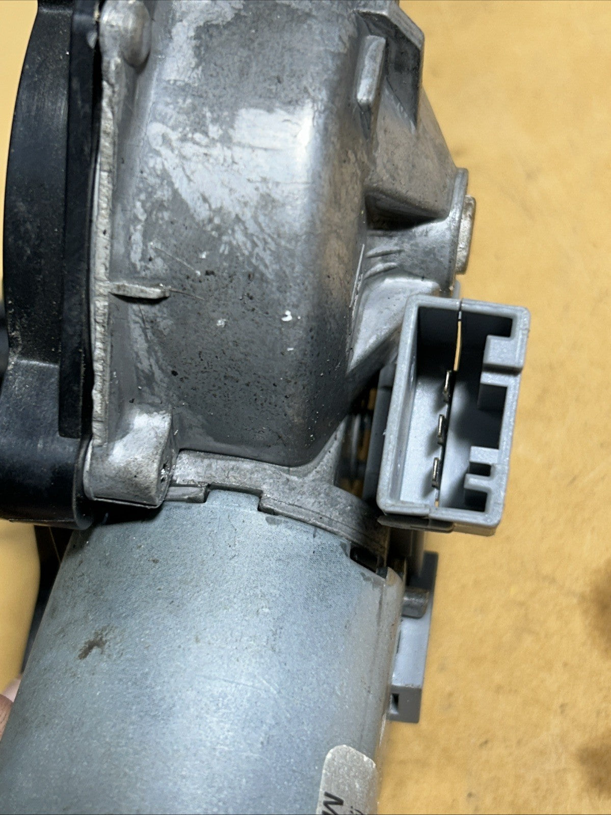 2010-2015 BMW E84 X1 REAR HATCH WIPER MOTOR OEM 2990856