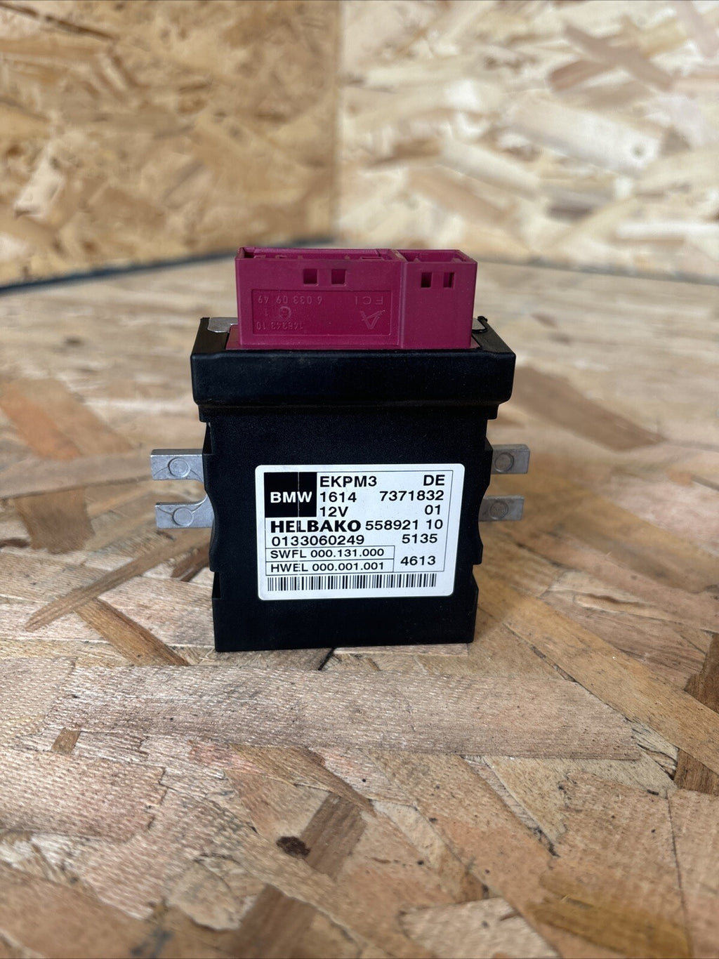 BMW 3 SERIES F30 F20 F21 F22 FUEL PUMP CONTROL UNIT NEW 11-17 OEM 16147426095