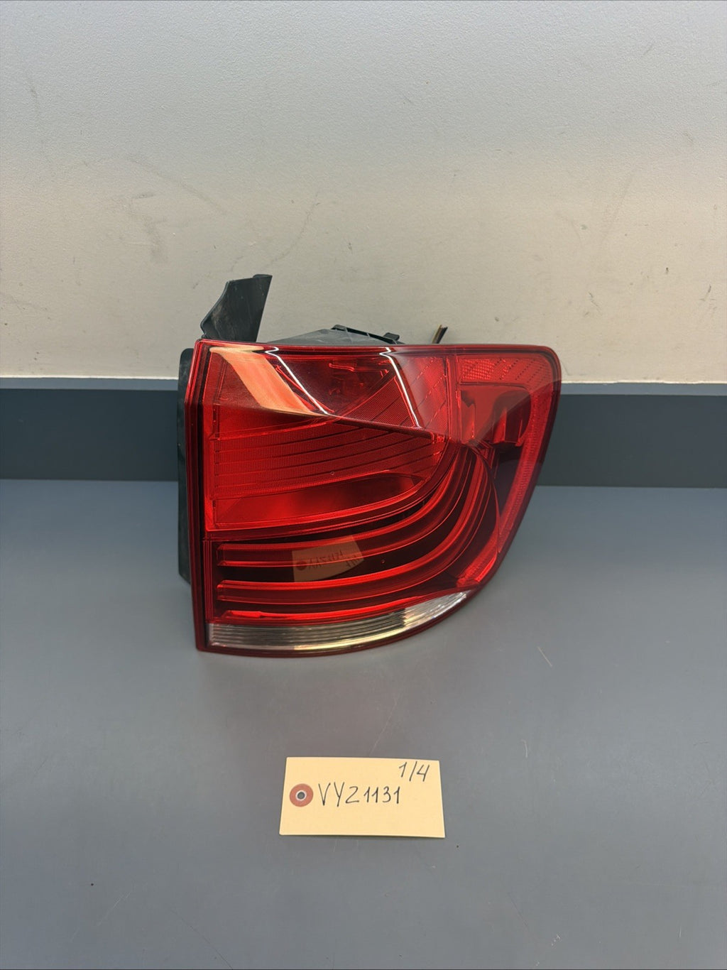 2013 2014 2015 BMW E84 X1 REAR RIGHT OUTER TAIL LIGHT ASSEMBLY OEM 2990112