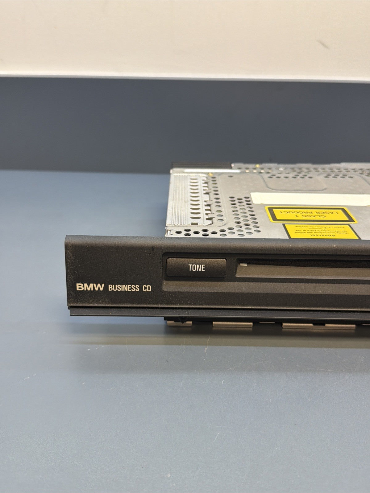 1999-2006 BMW 5 SERIES 525/528/530/540/X5 BUSINESS CD PLAYER IN DASH OEM 6921960