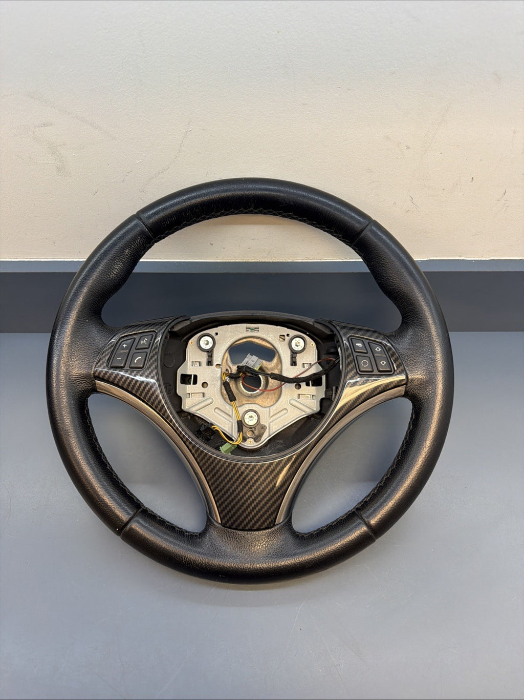07-11 OEM BMW E82 E90 E92 E93 X1 328 335 Sport Leather Steering Wheel 6772147