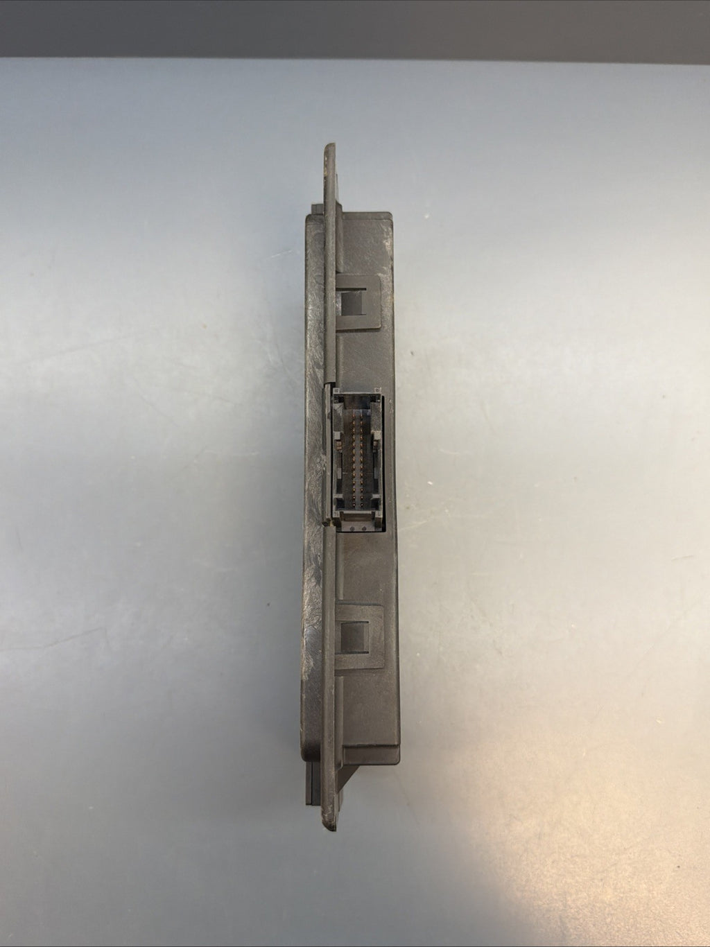 11 12 13 BMW e89 e9x Footwell Body Control Unit LED AHL PL2 FRM3R LEAR 9230446