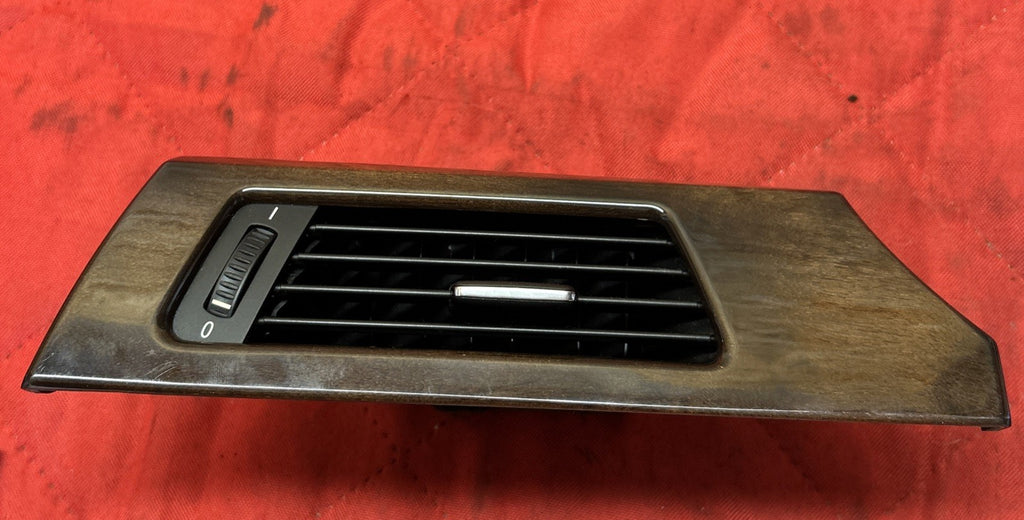 06-13 OEM BMW E90 E92 E93 335 328 M3 Left Driver Side Dashboard Air Vent 9130459