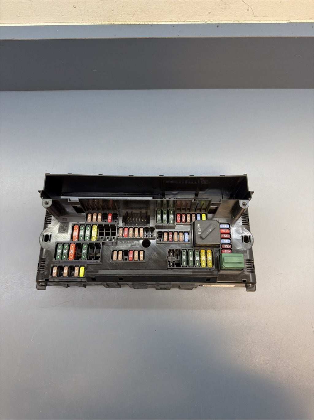 2011-2013 BMW X3 3.0L INTERIOR CABIN FUSE BOX JUNCTION BLOCK OEM 9210863