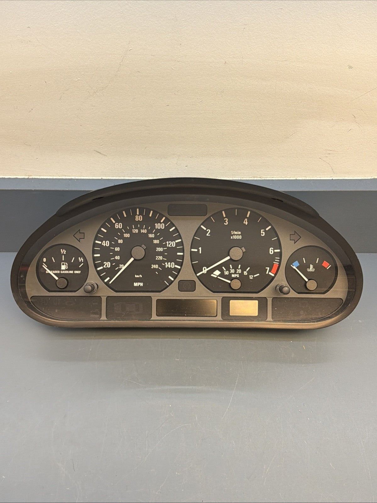 99-06 OEM BMW E46 325 330 instrument Gauge Cluster Speedometer 6940877 AUTO 132K