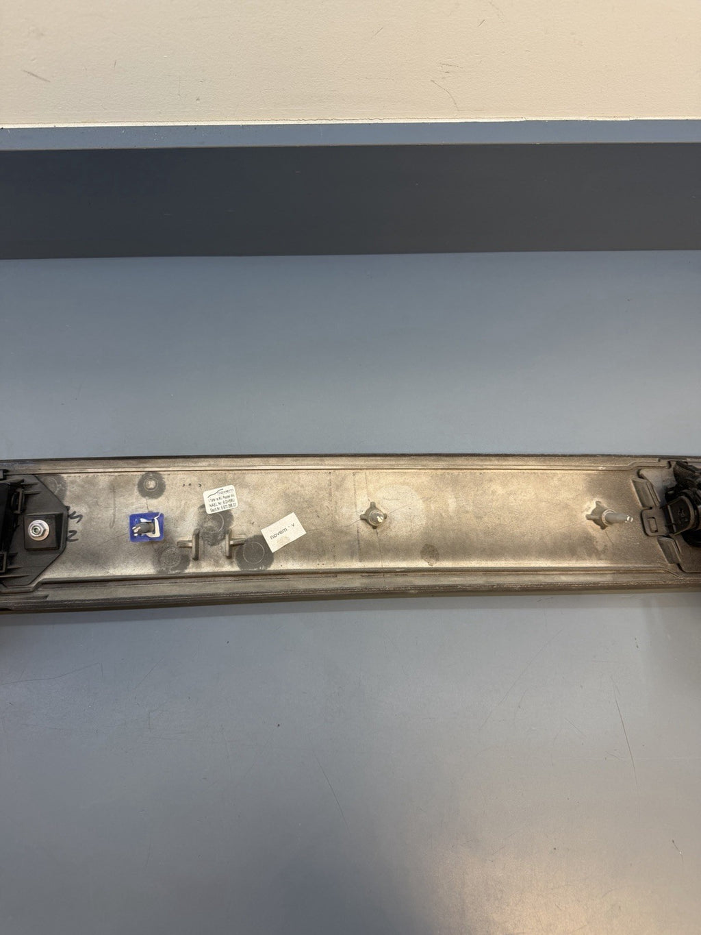 04-10 BMW E60 530i 528i 550 DASHBOARD TRIM W/ CENTER AIR VENT GRILLE OEM 6970268