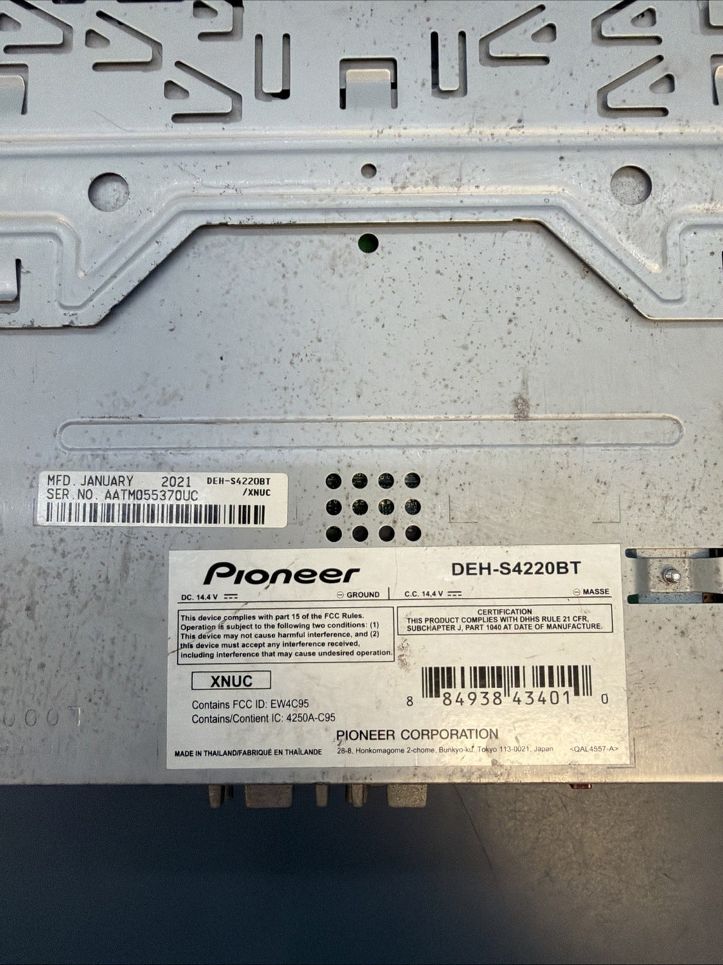 Pioneer DEH-S4220BT Single-Din Bluetooth CD Receiver with USB/AUX Inputs