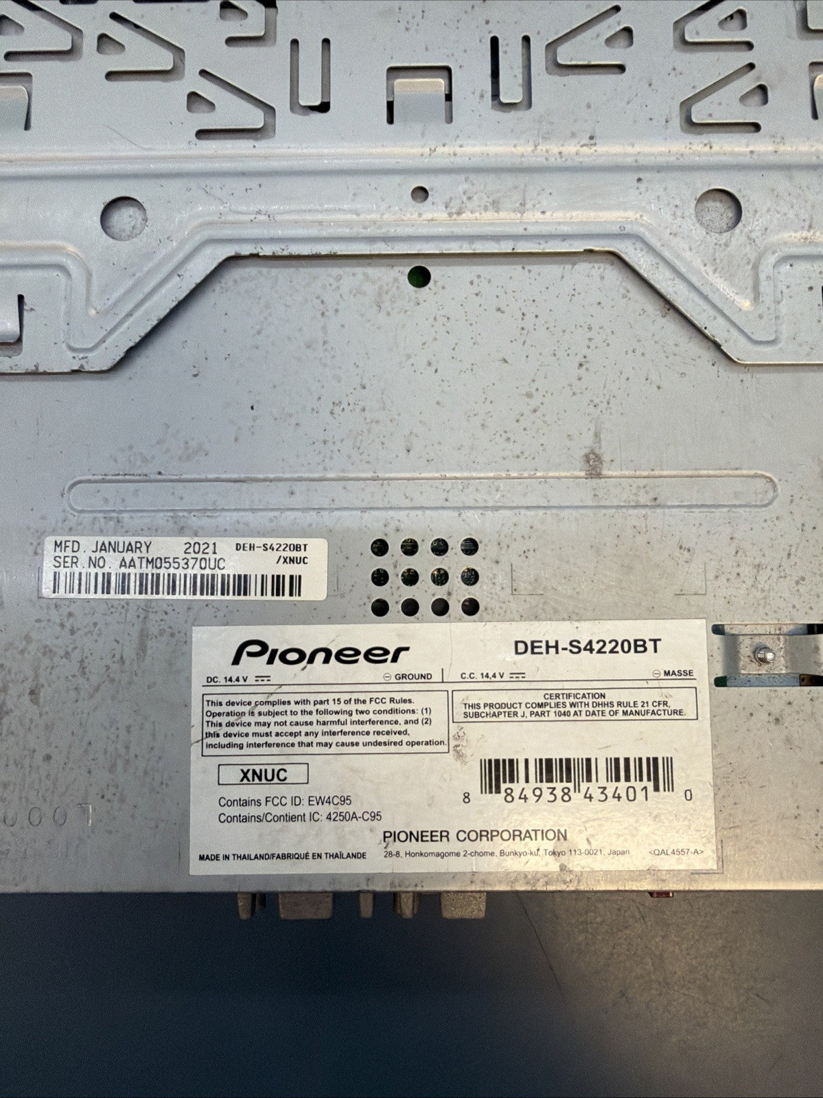Pioneer DEH-S4220BT Single-Din Bluetooth CD Receiver with USB/AUX Inputs