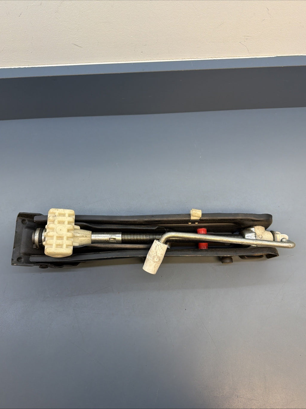 1999-2012 BMW E46 E90 Emergency Floor Jack 1094911 OEM