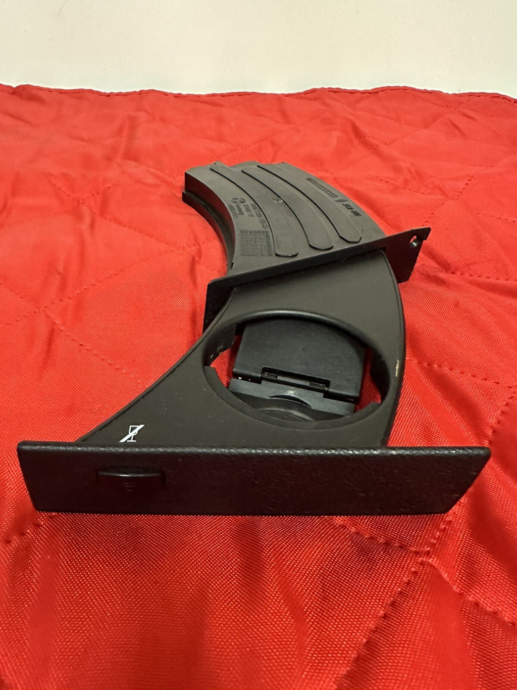 04-10 BMW 5 SERIES E60 E61 FRONT LEFT DRIVER SIDE DASH CUP HOLDER OEM 7034132