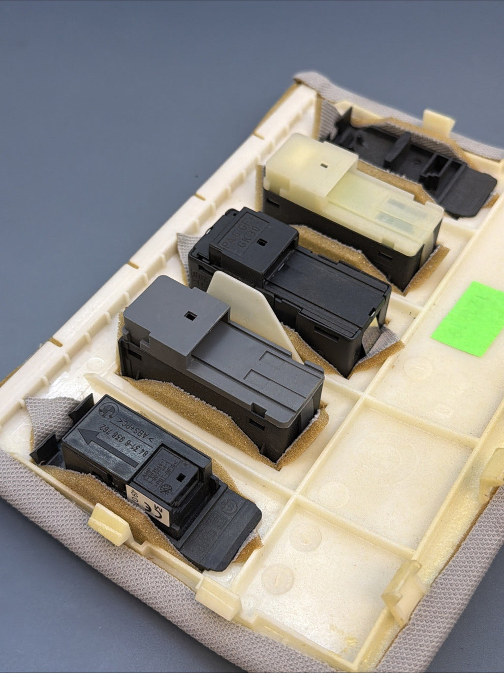 06 - 10 BMW 5series E60 OVERHEAD ROOF CONSOLE SUNROOF CONTROL SWITCH 6907288 OEM