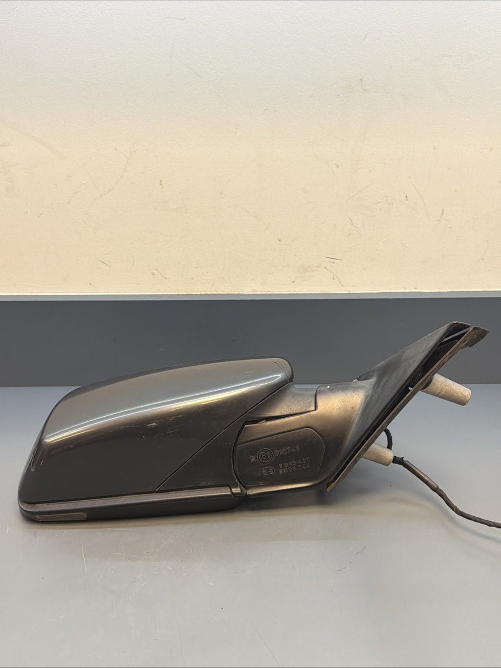 2006-2010 BMW 528i Front Right Side Door Side View Mirror Assembly 7043437 OEM